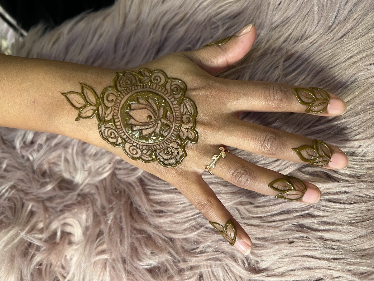Blue shine henna