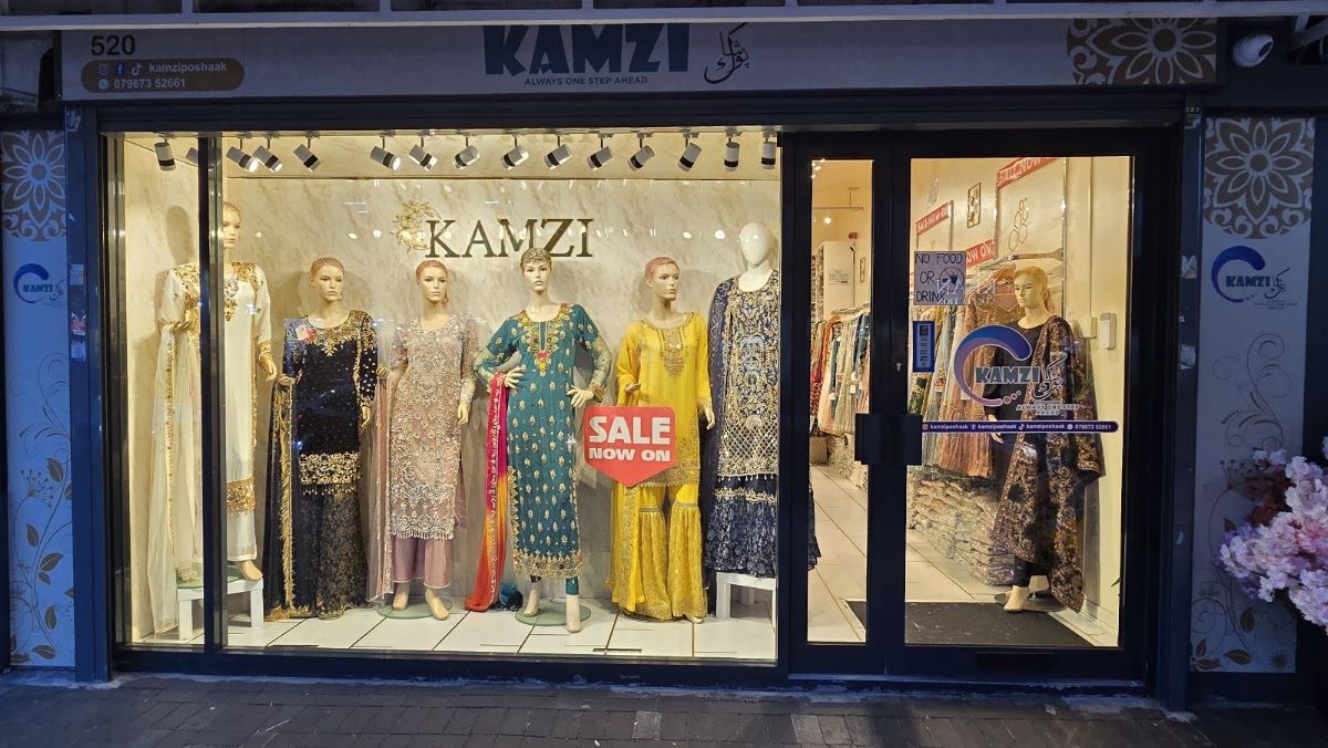 Kamzi Poshaak