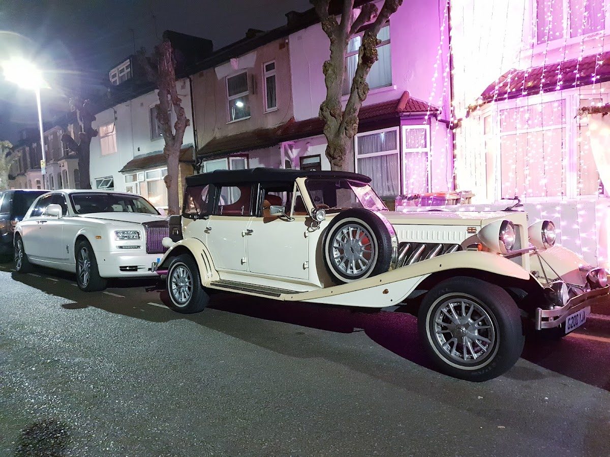 Moments Car Hire - wedding car, prom car, Rolls Royce & Limo specialists