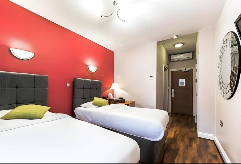 Baylis Park Hotel