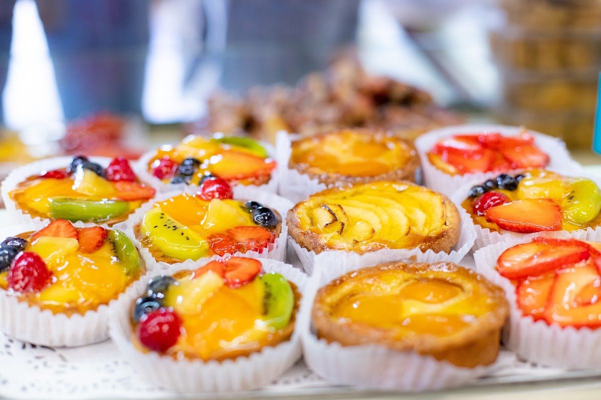 Shalom Hot Bagels - Bakery Patisserie Delicatessen