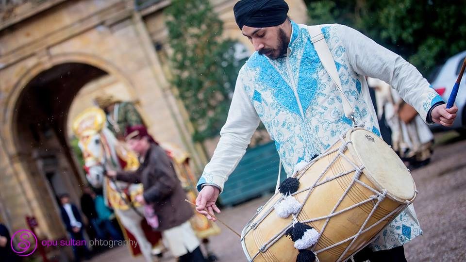 Dhol Players Manchester Band baja Bhangra Dancers Asian Wedding Horse Dhol Drillerz