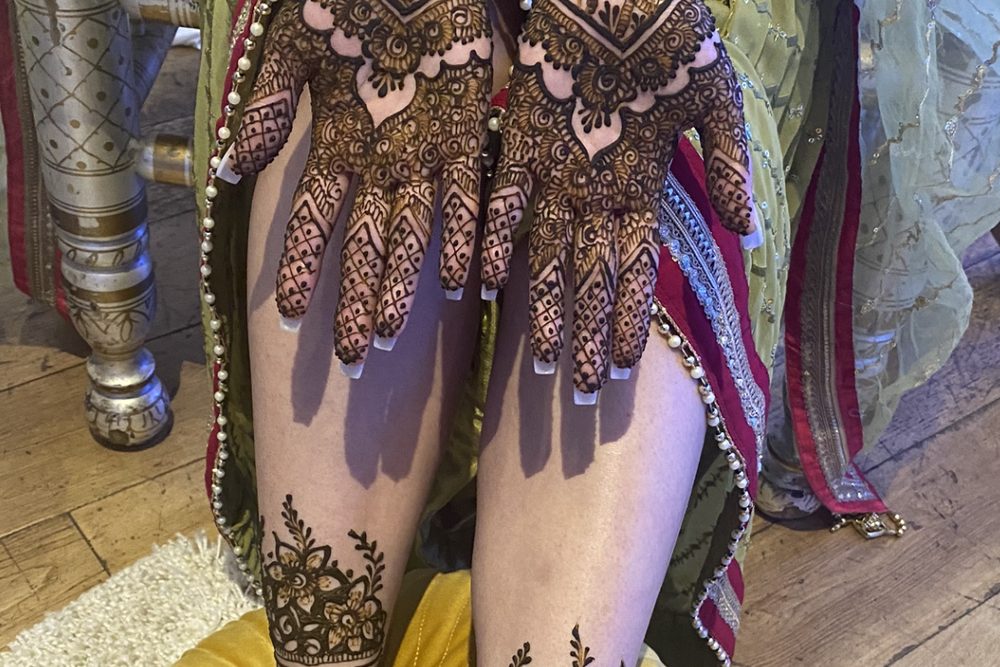 Anu Mehndi Artist