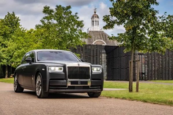 Tropical Limo Hire - Executive Chauffeur service