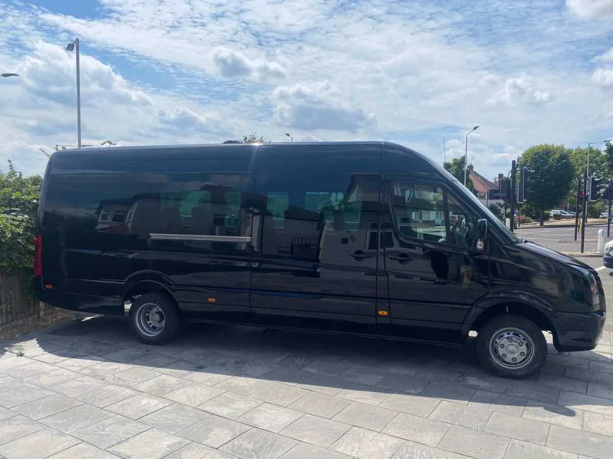 READ TRAVEL - Standard & Executive Private Chauffeur Minibus & Coach Hire In London & UK