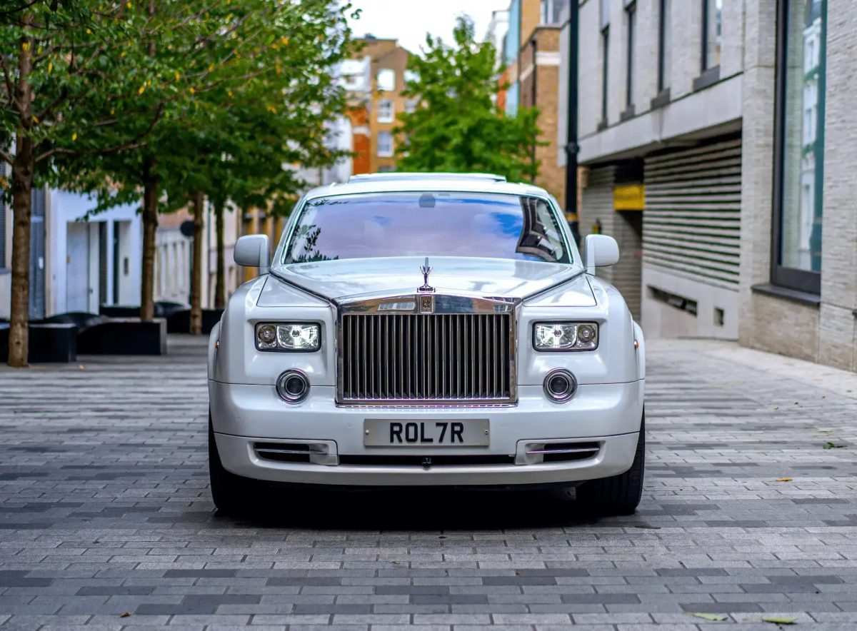Luxe Chauffeurs - Rolls Royce Phantom Wedding Chauffeur Hire London